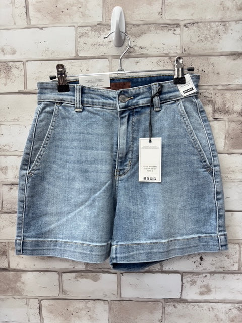 Judy Blue Cuffed Denim Shorts – Light Wash