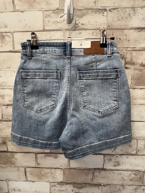 Judy Blue Cuffed Denim Shorts – Light Wash